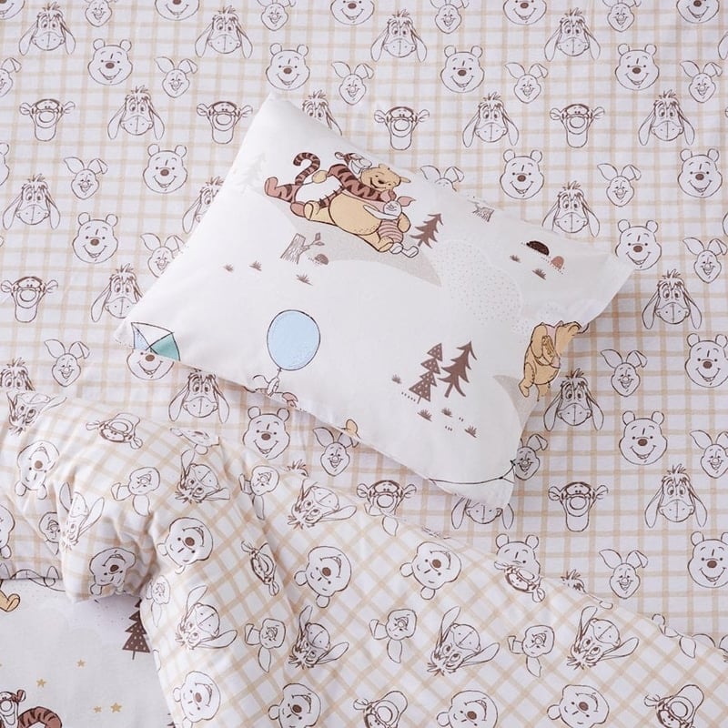 Winnie the Pooh Adventure Awaits Bedlinen Cot Natural