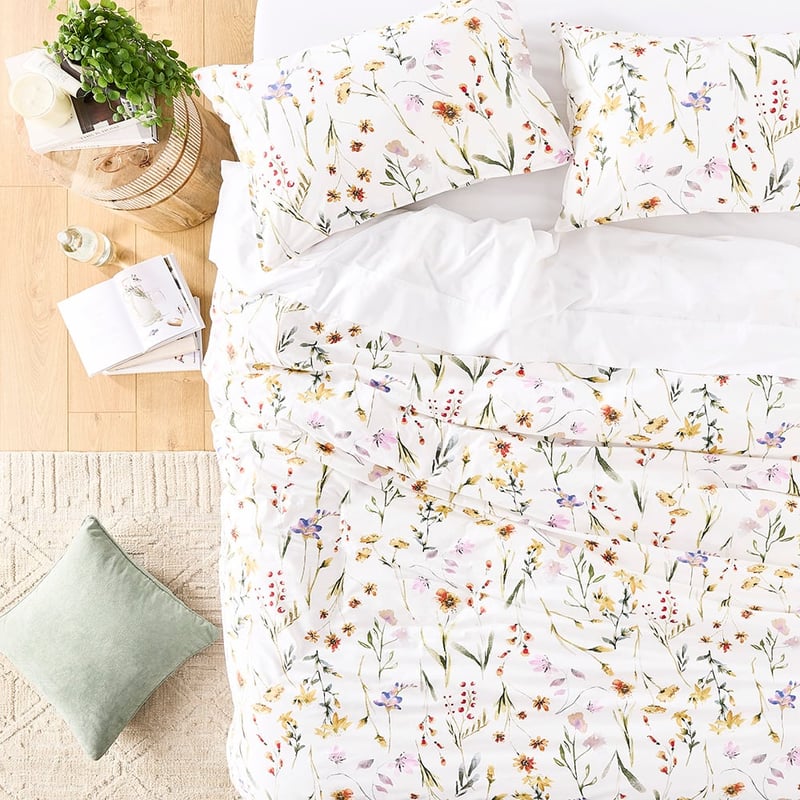 Stalky White Floral Quilt Cover Set