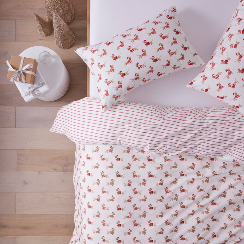 Christmas Dachshund White Quilt Cover Set