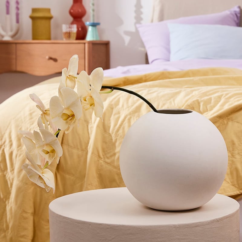 Giglio White Sphere Vase