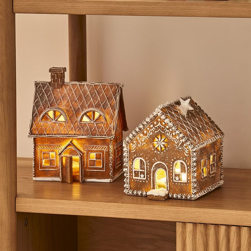 Star Gingerbread House