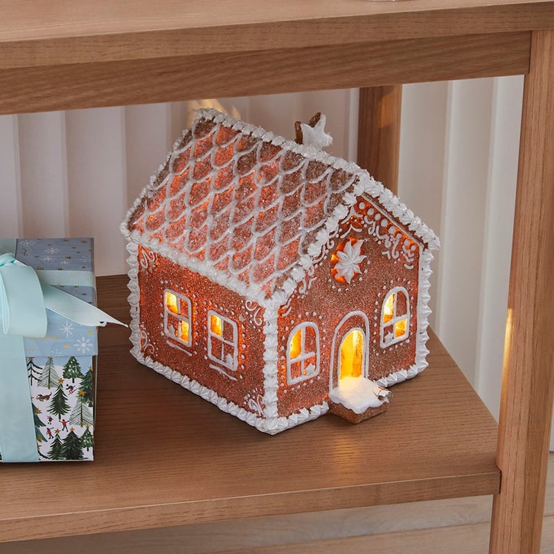 Star Gingerbread House