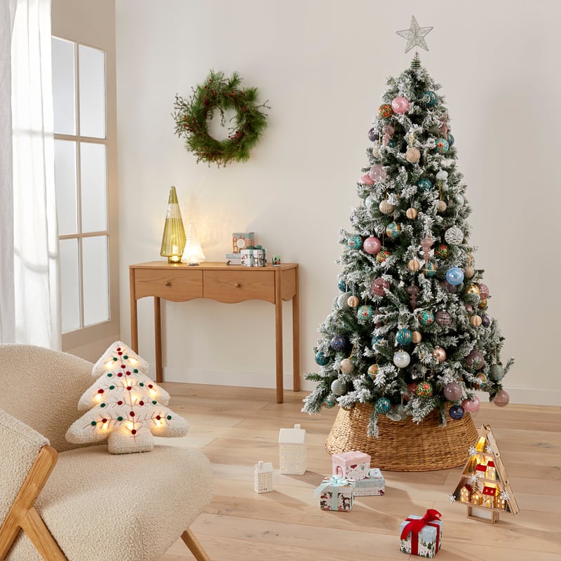 Winter White & Green Christmas Tree
