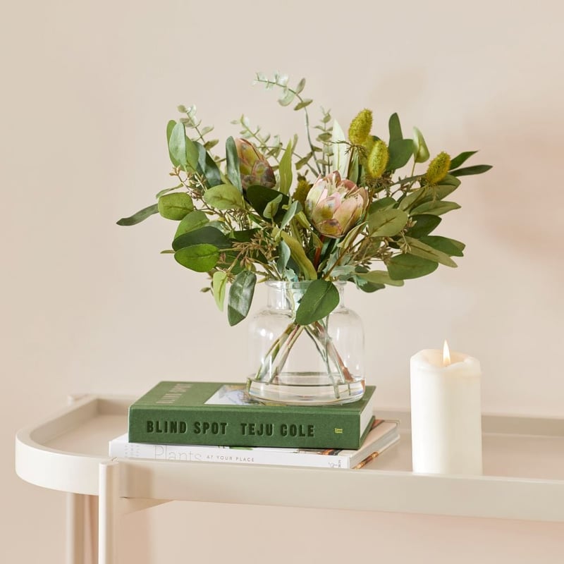 Fleur dans l'eau Protea Buds Eucalyptus