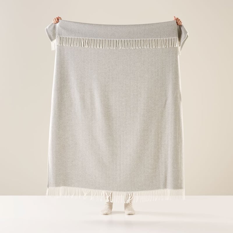 Yatton Light Grey Throw