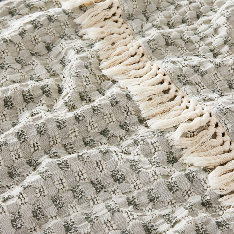 Byron Soft Green Marle Throw