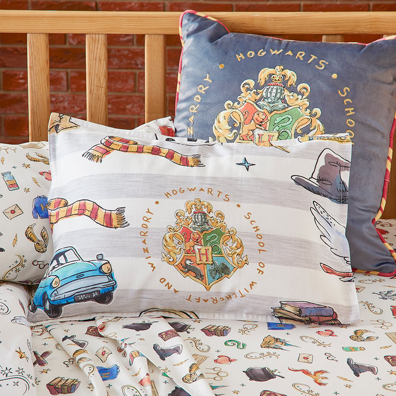 Warner Bros Harry Potter White Hogwarts Cot Quilt Cover Set 