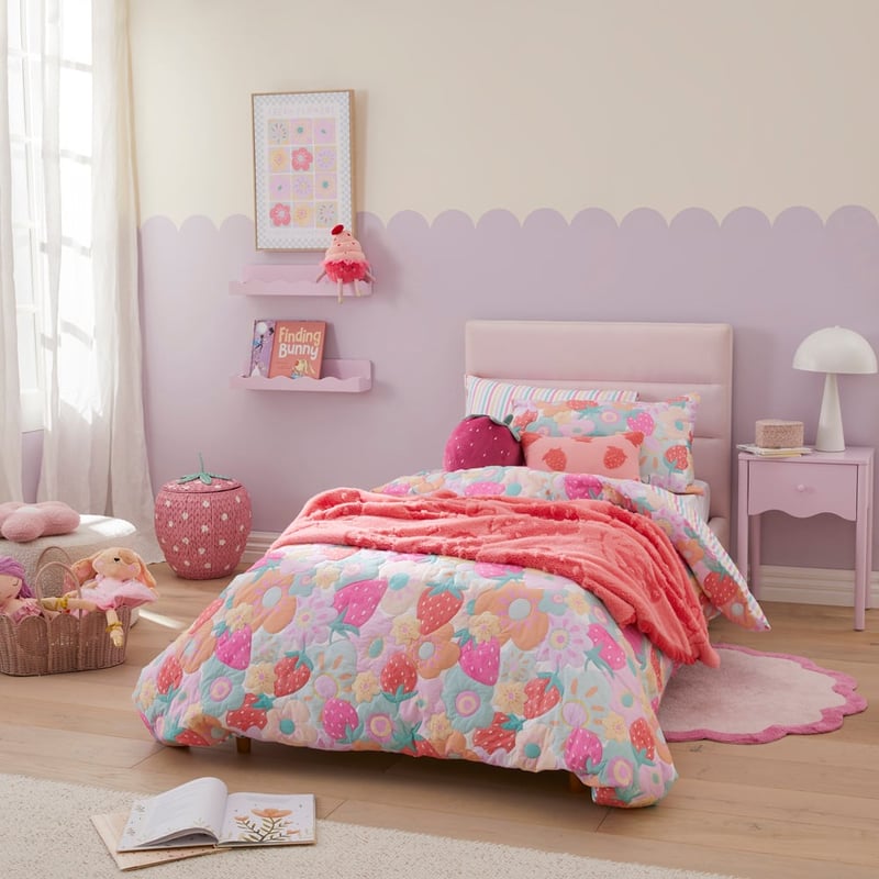 Strawberry Summer Lilac Quilted Quilt Cover Set