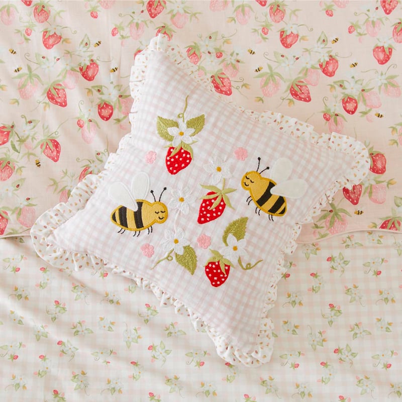 Classic Heirloom Strawberry Buzz Cushion