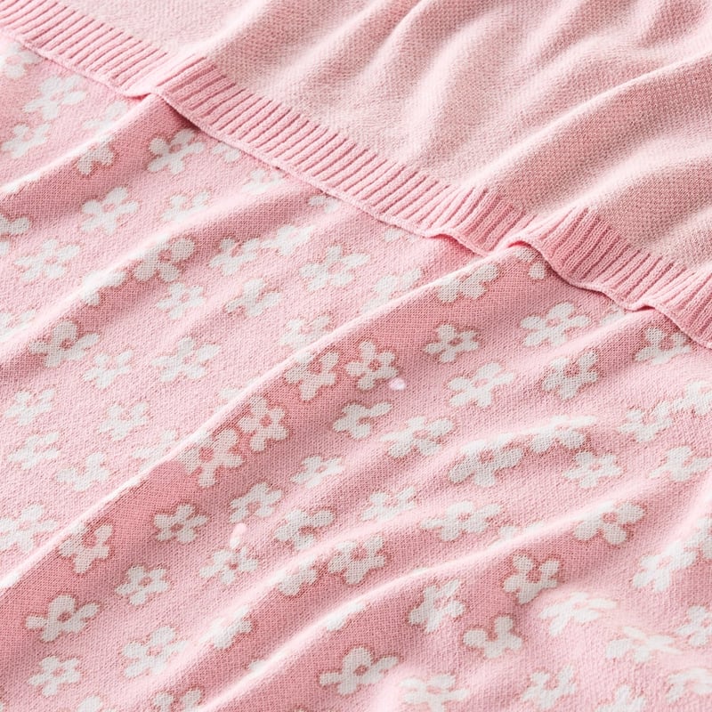 Novelty Cotton Pink Daisy Baby Blanket