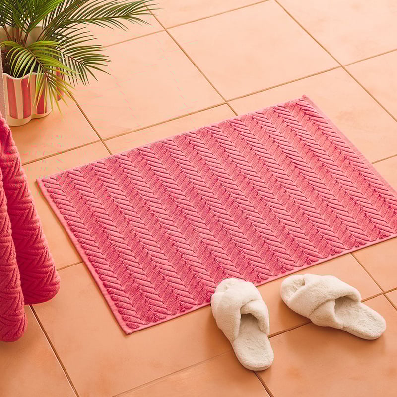 Mimosa Textured Strawberry Marle Towel Range