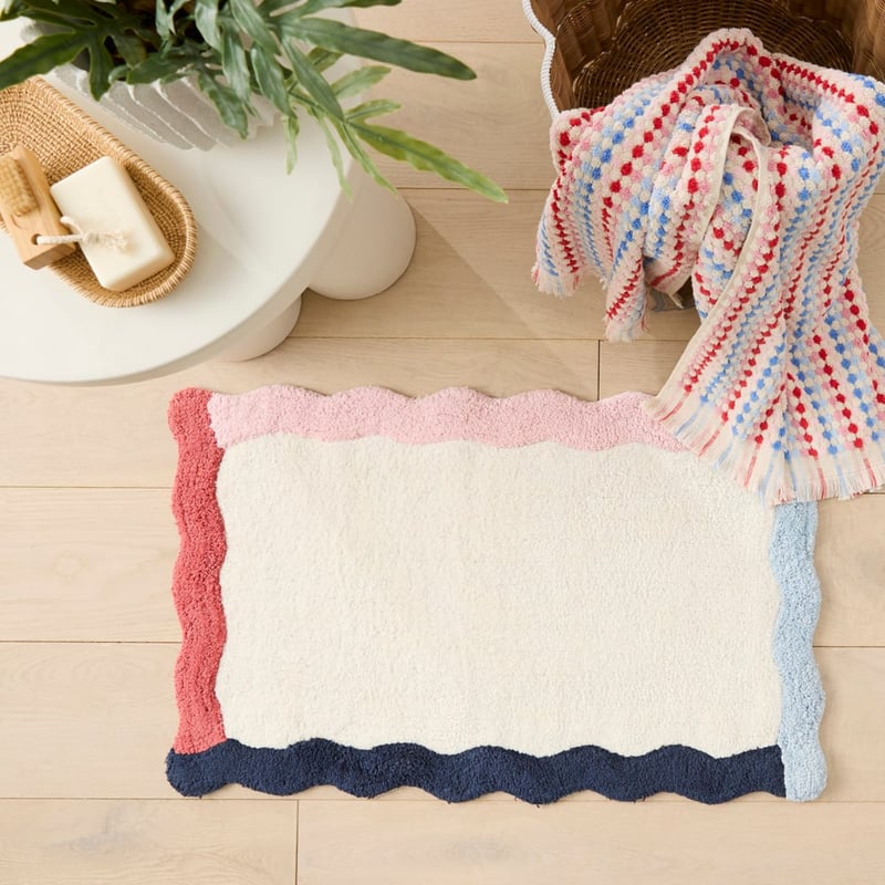 Scallop Frame Strawberry & Indigo Bath Mat
