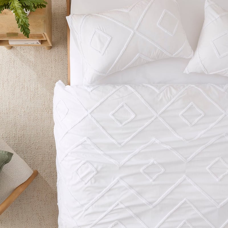Jett White Tufted Quilt Cover Set