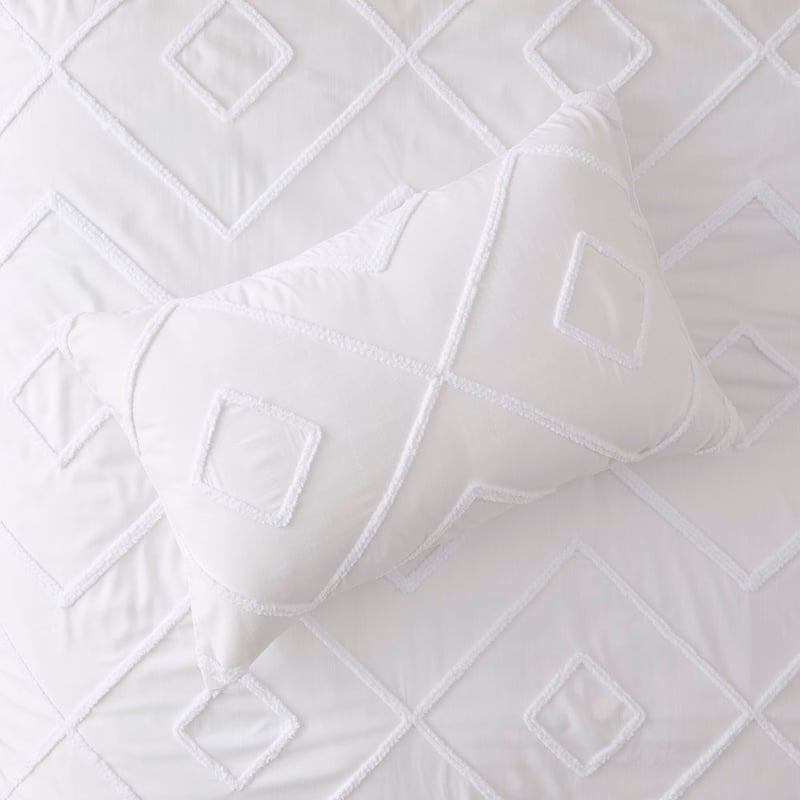 Jett White Tufted Quilt Cover Set