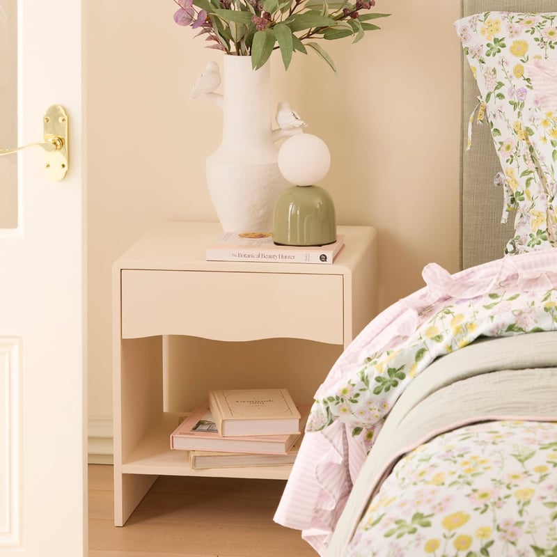 Bella White Scallop Bedside Table
