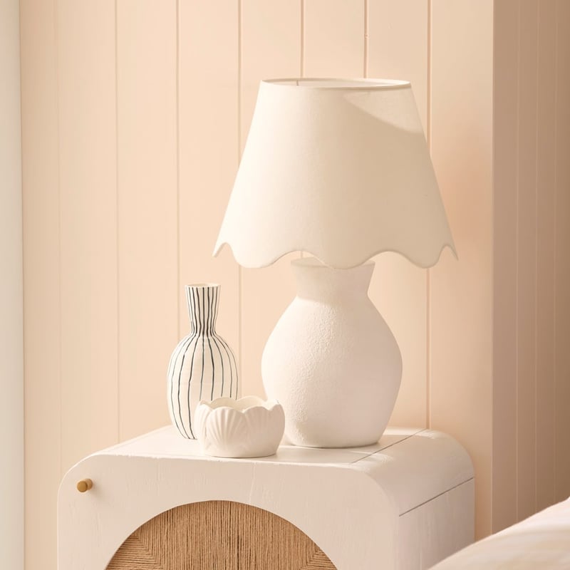 Scallop White Table Light
