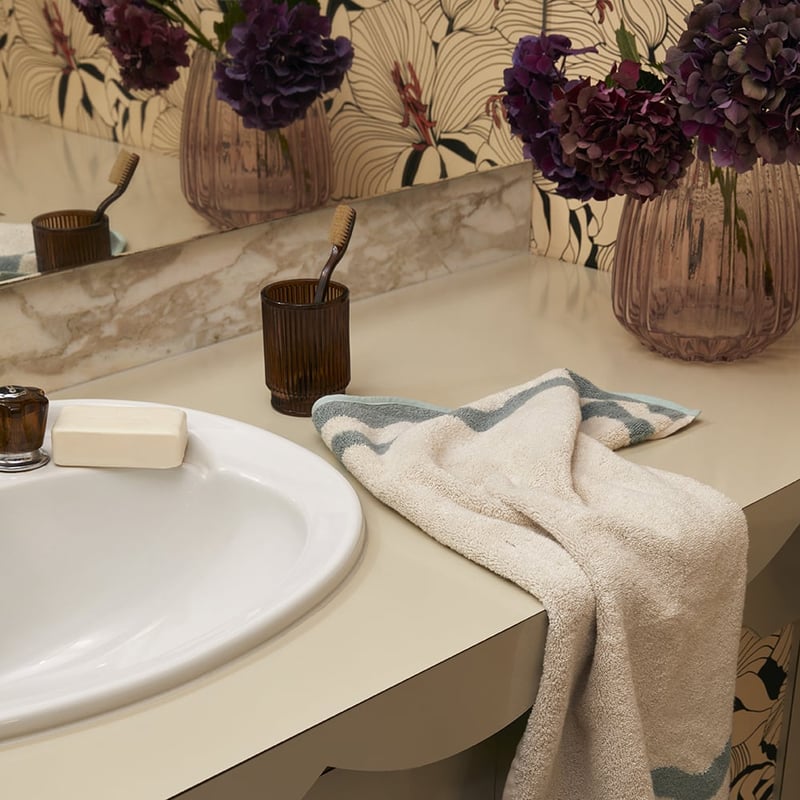 Lotus Gradient Pink Short Vase