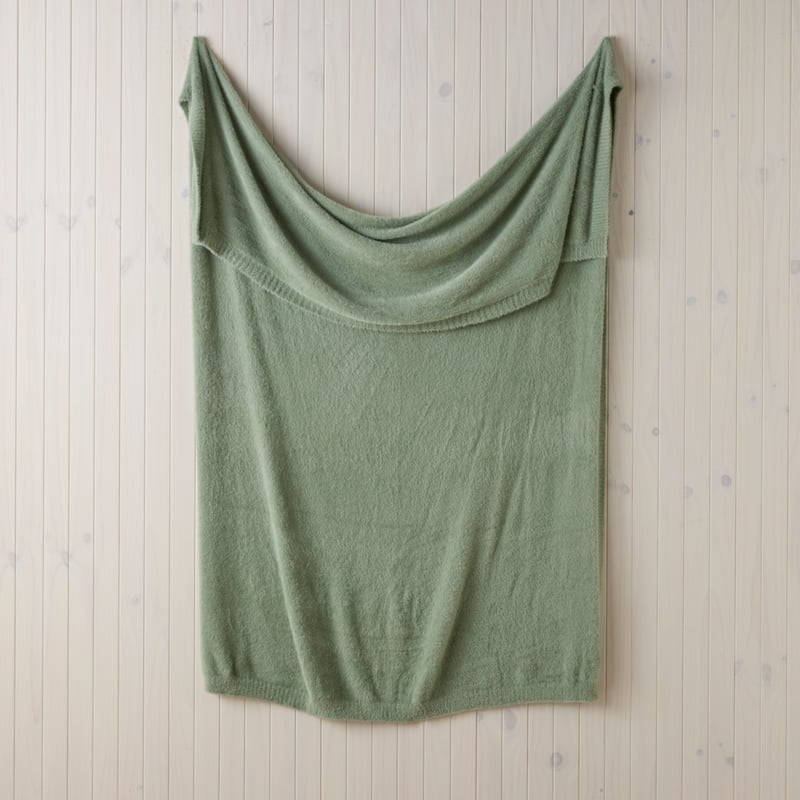 Akira Sage Throw