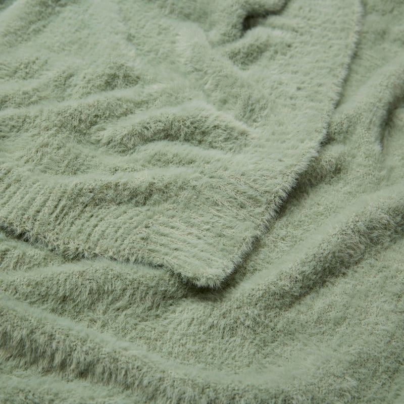 Akira Sage Throw