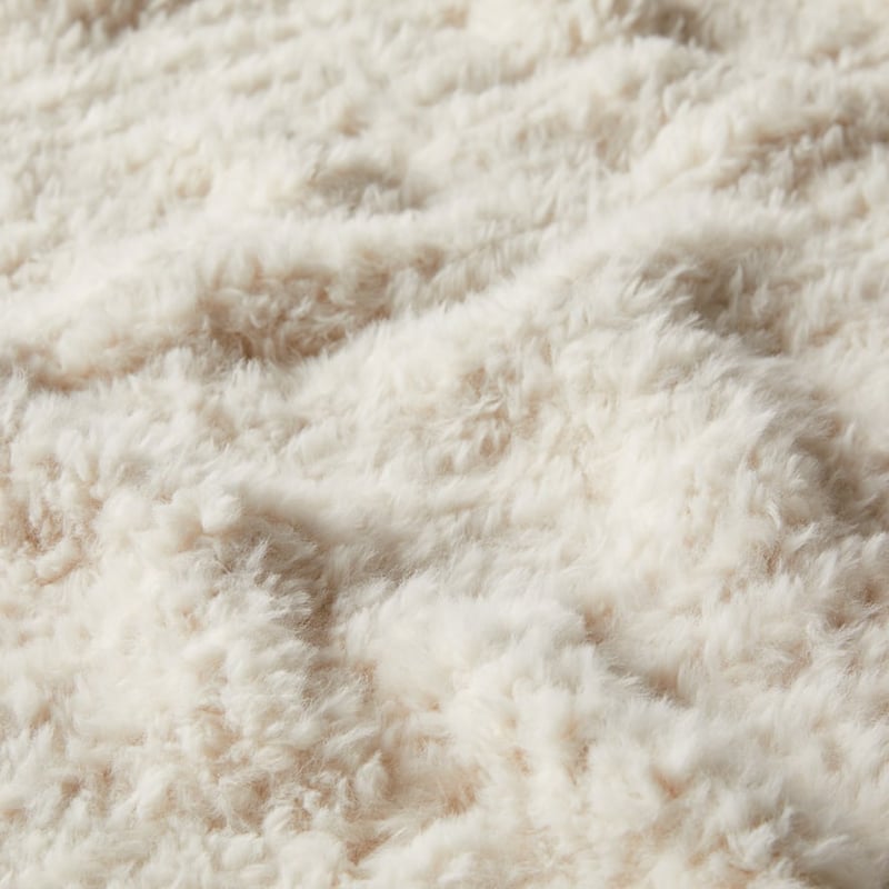 Munich Winter White Feather Yarn Throw