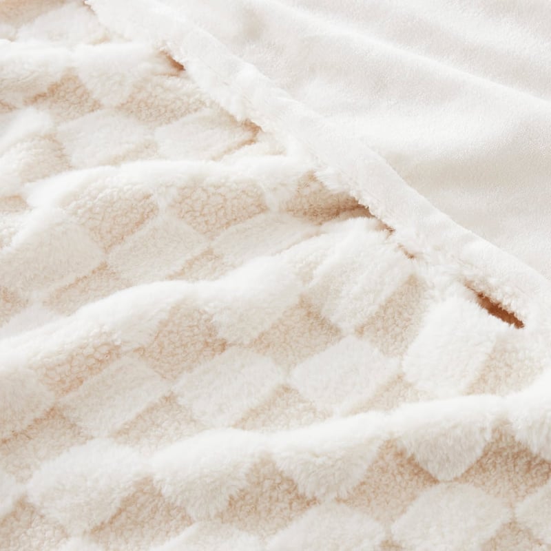 Estonia Natural Check Throw