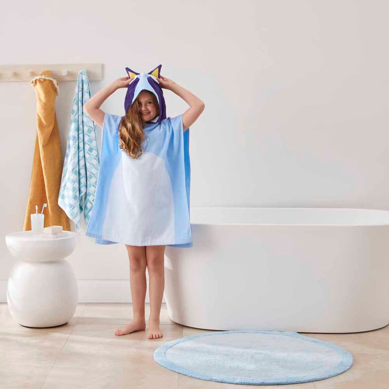 BBC Bluey & Friends Bluey Hooded Towel