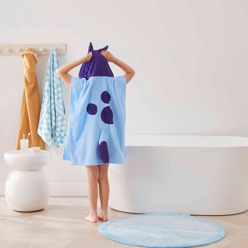 BBC Bluey & Friends Bluey Hooded Towel