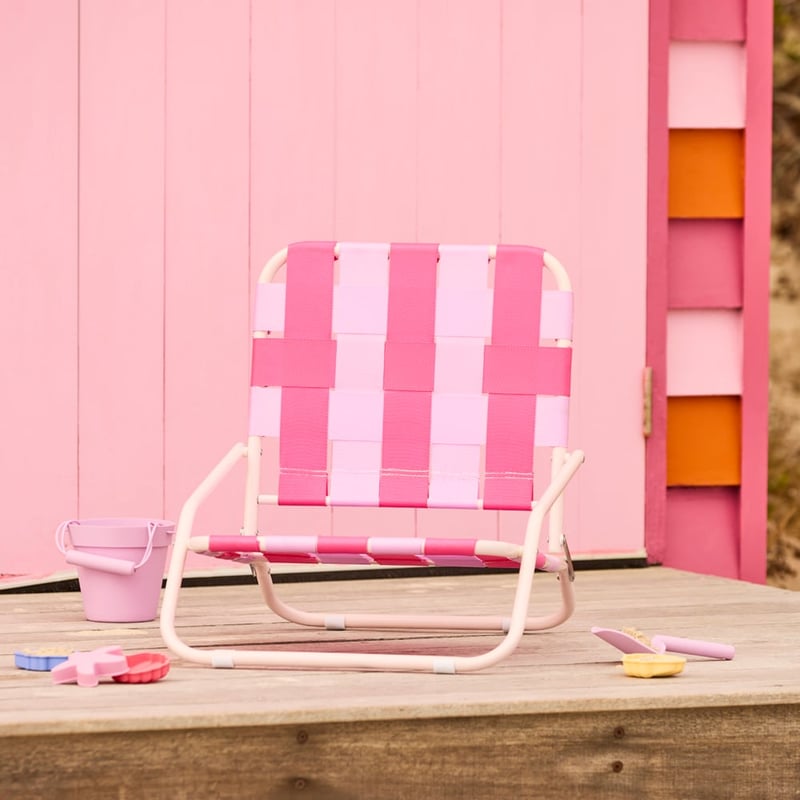 Pinks Strap Woven Beach Chair