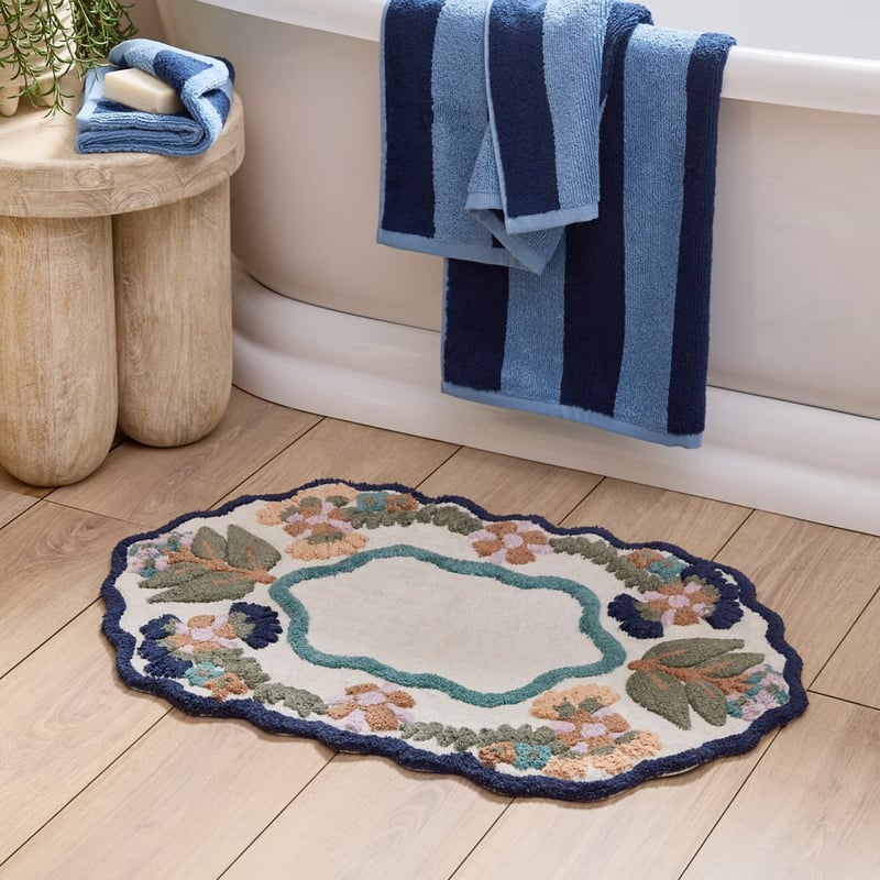 Camilla Scallop Floral Bath Mat