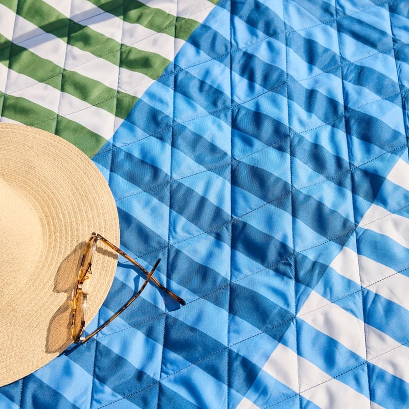 Whitehaven Blue Cabana & Umbrella Picnic Rug