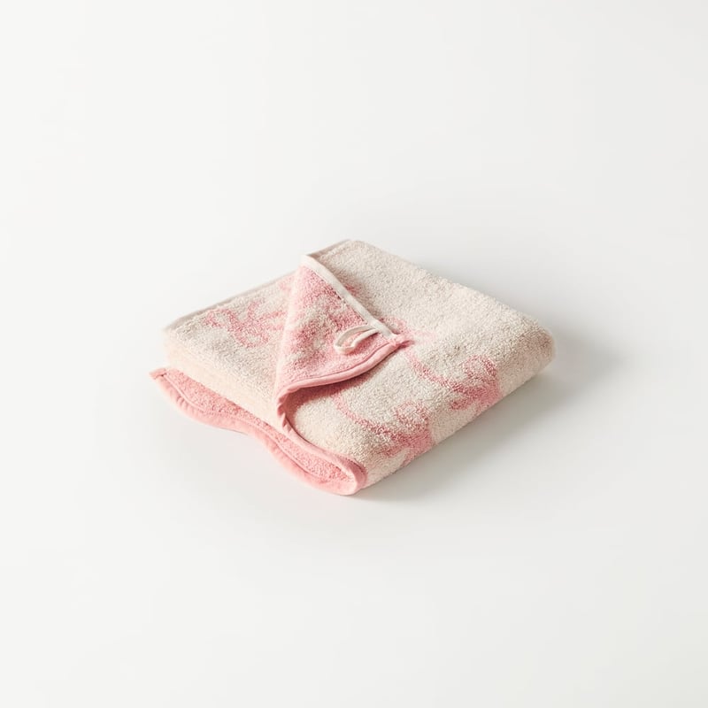 Bow Scallop Beach & Antique Pink Towel Range