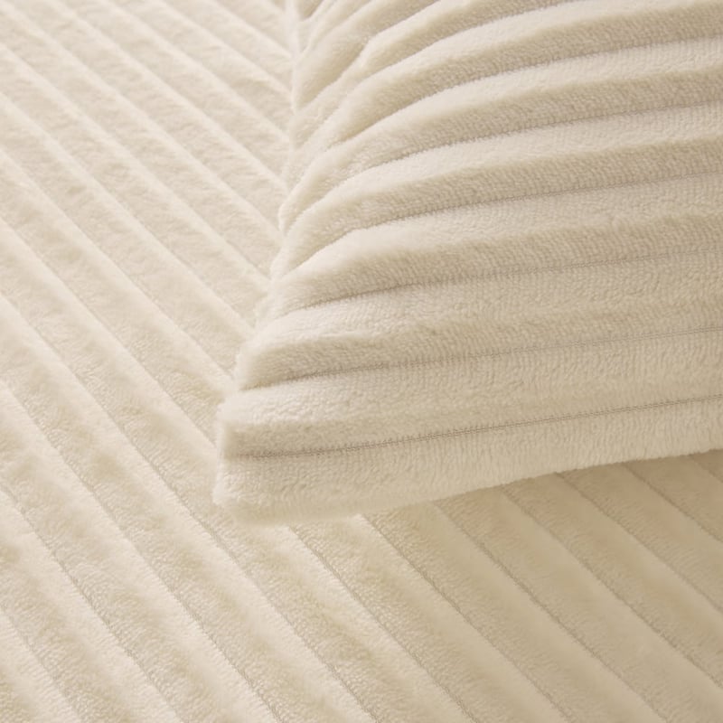 Fur Ribbed Off White Quilt Cover Set