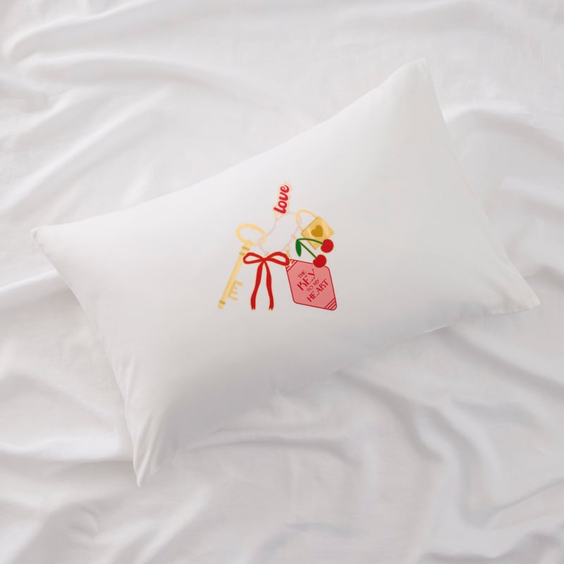 Keys To My Heart White Text Pillowcase