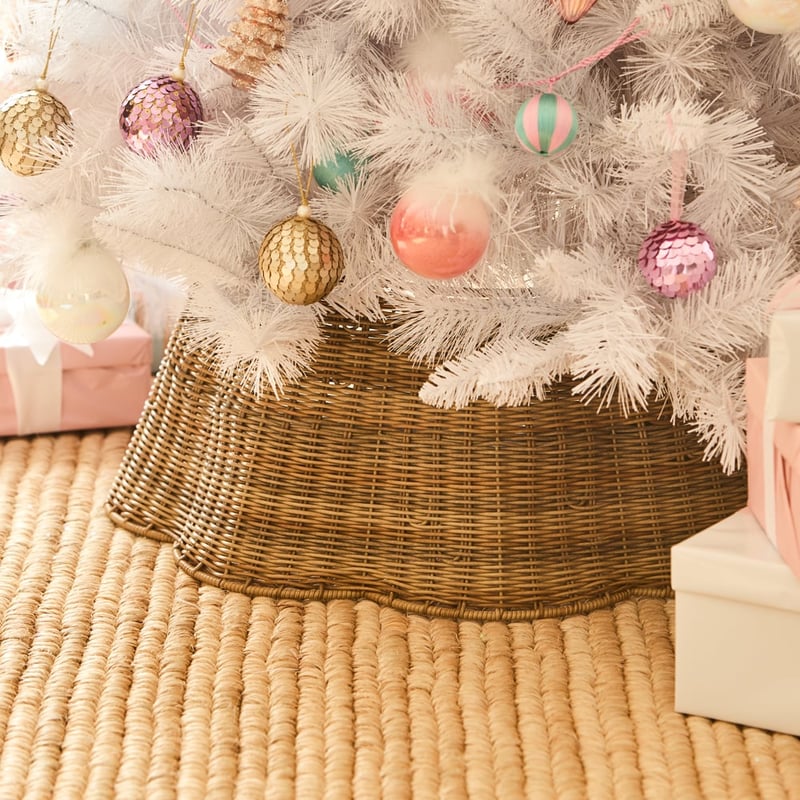 Natural Scallop Christmas Tree Skirt