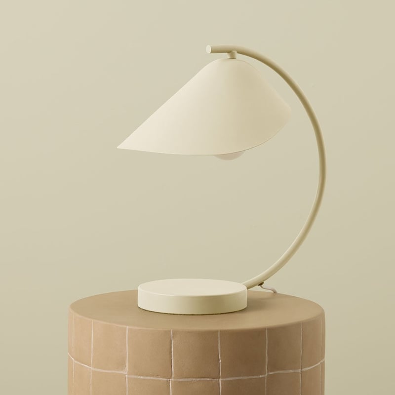 Sissy Cream Table Light