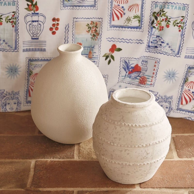 White Round Island Pot