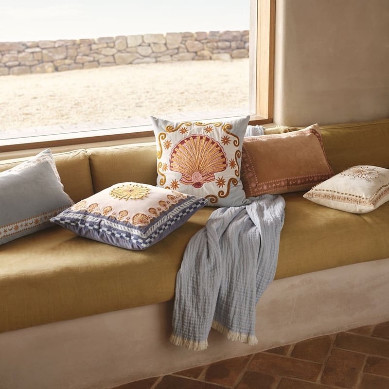 Sirena Clamshell Cushion