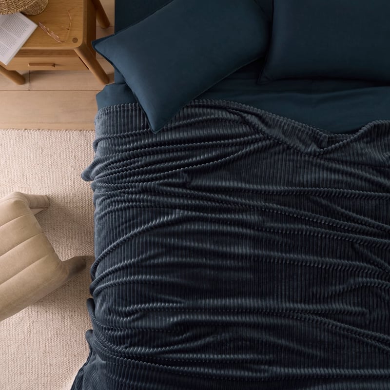 Evan Navy Ribbed Blanket