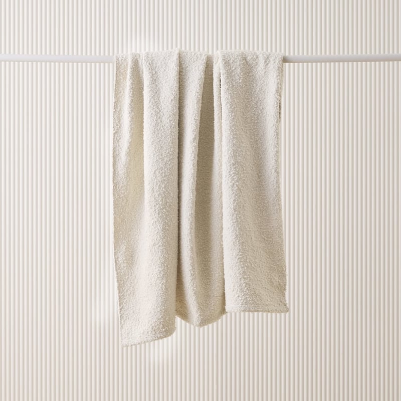 Natural Boucle Throw