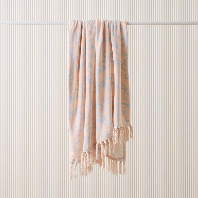 Aspen Pink & Blue Bow Fleece Tassel Throw