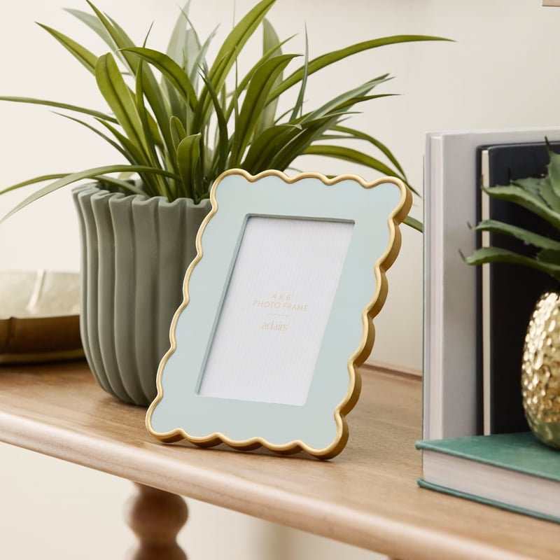 Luxe Scalloped Gold & Sage Frame 