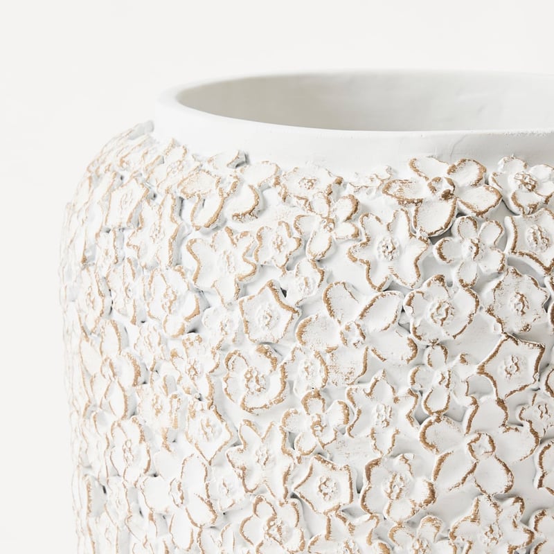 Daisy White Pot