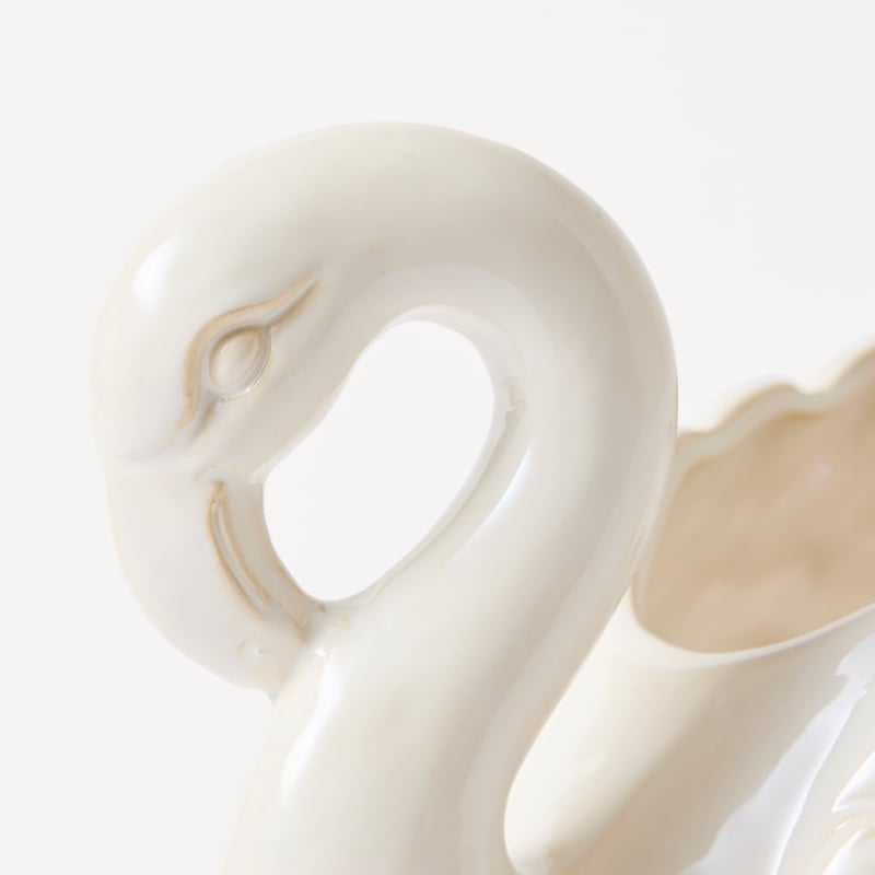 Swan White Pot