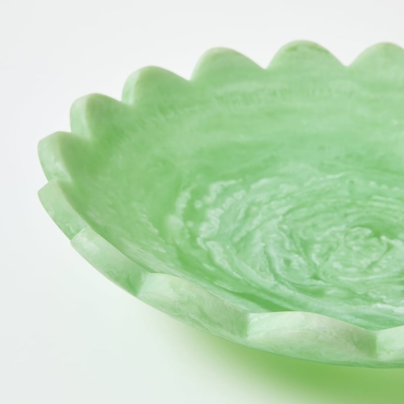 Calypso Matte Green Resin Large Scalloped Bowl