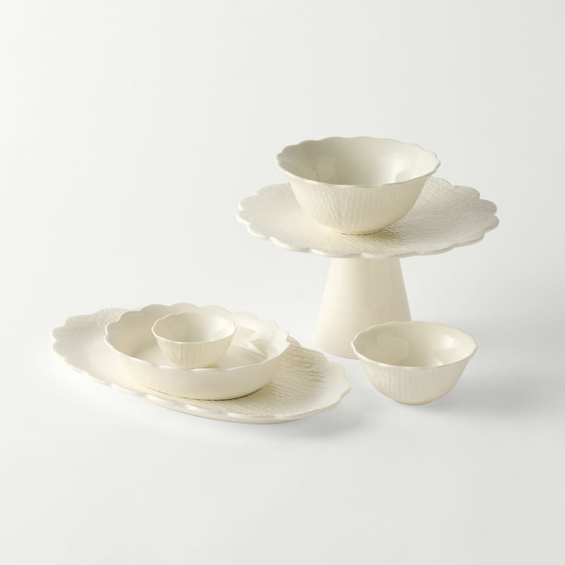 Fleur Coconut Pedestal Cake Stand