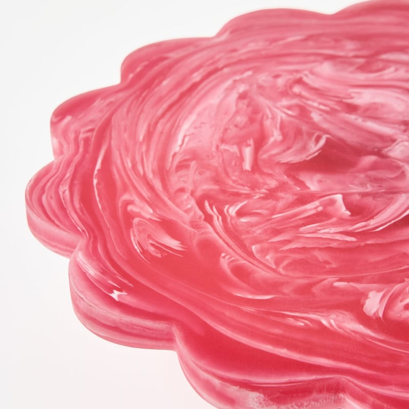 Calypso Resin Matte Raspberry Scalloped Footed Stand
