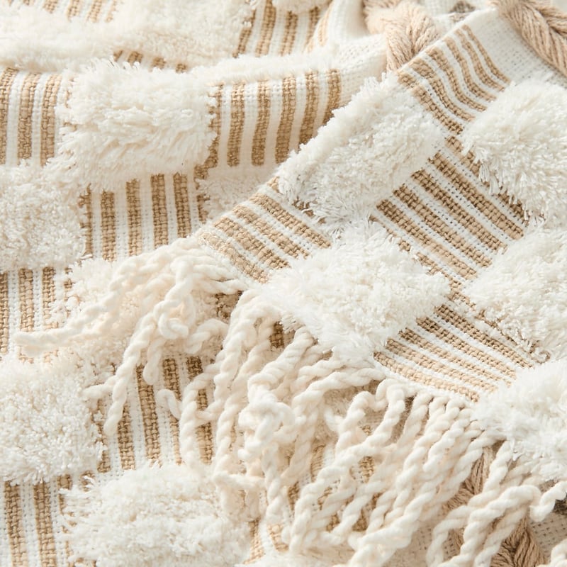 Felix Naturals Tufted Throw