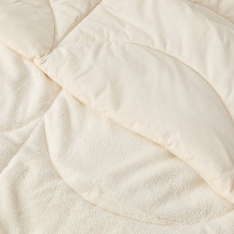 Natural Wave Plush Quilted Comforter Blanket