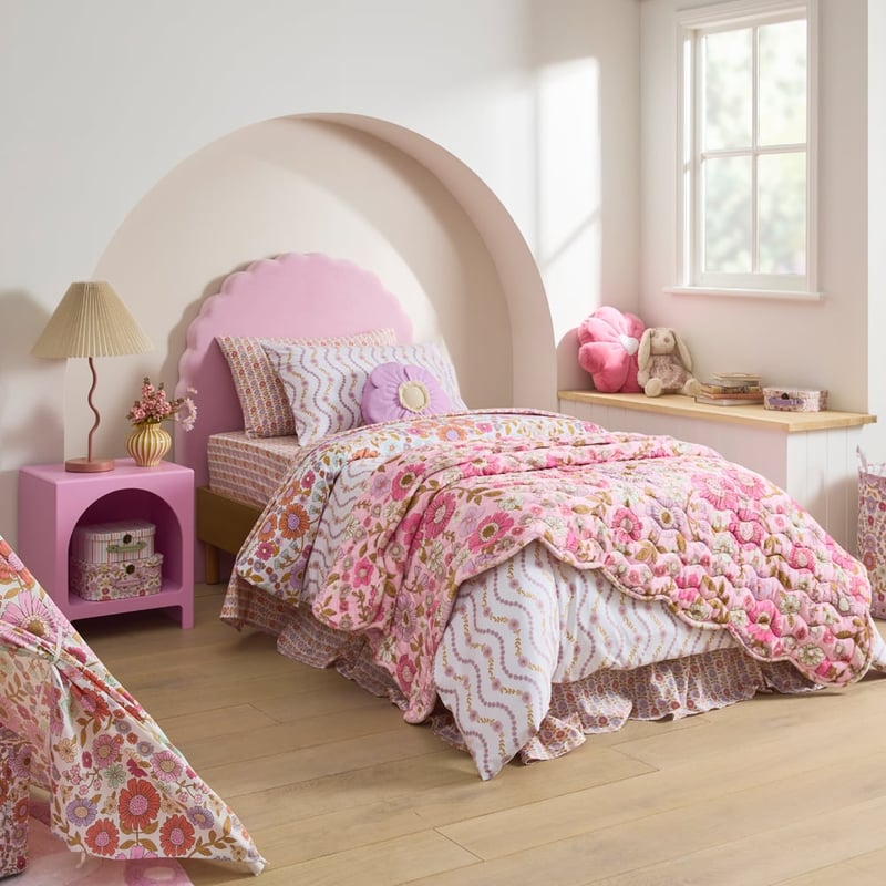Willa Floral Pink Scallop Quilted Blanket