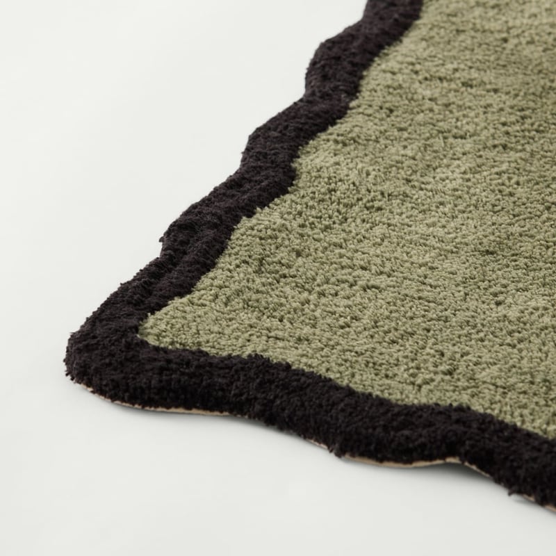 Scallop Moss & Black Edge Bath Mat